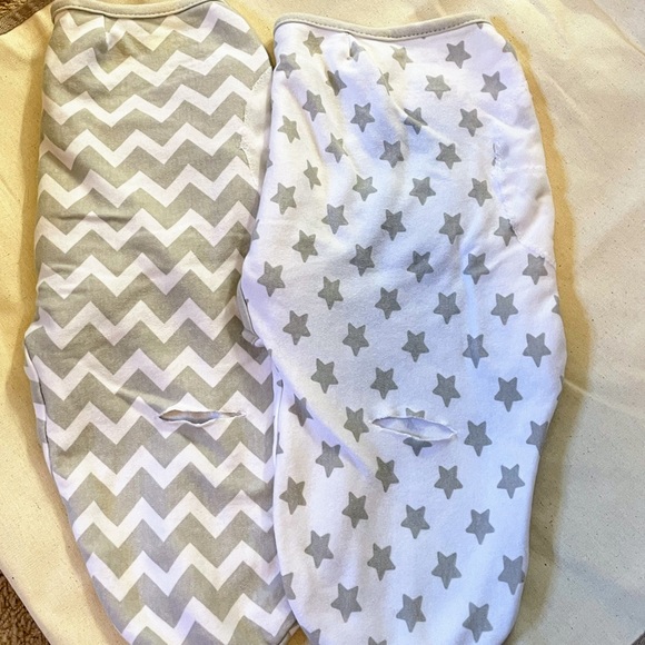 SwaddleMe Velcro Swaddle 2-pack- Stars and Chevron - Picture 2 of 4